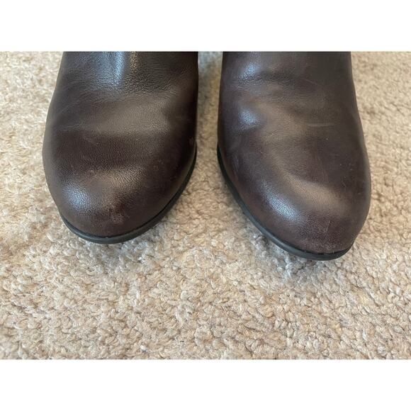 Clarks Womens Leather Ankle Boots Size 6.5M Brown Heel Buckle Side Zipper Heel - Picture 11 of 13